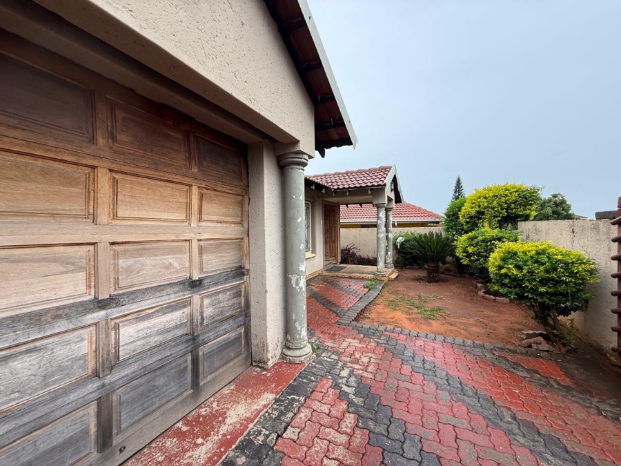 4 Bedroom Property for Sale in Tlhabane West North West